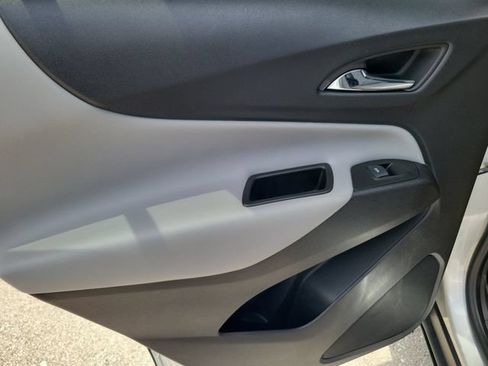 Used 2022 Chevrolet Equinox LS w/ LS Convenience Package FWD image 10