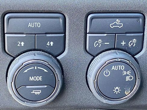 Used 2025 Chevrolet Silverado 1500 LT image 15