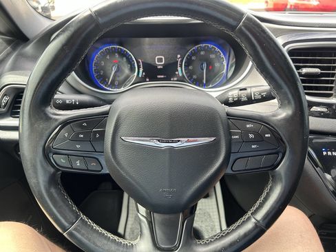 Used 2018 Chrysler Pacifica Touring-L Plus FWD image 44