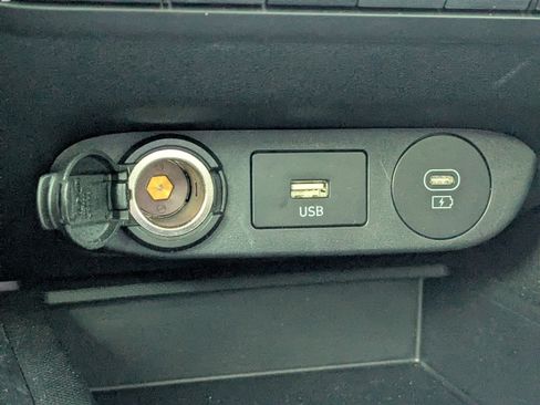 Used 2024 Hyundai Elantra SE FWD image 64