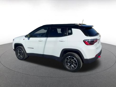 Used 2025 Jeep Compass Trailhawk image 10