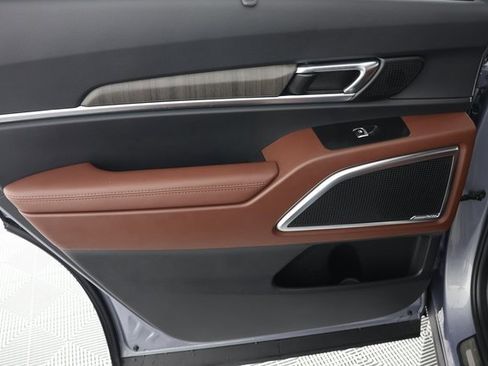 Used 2024 Kia Telluride SX image 29