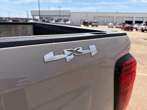 New 2026 GMC Sierra 1500 SLE w/ Preferred Package image 13