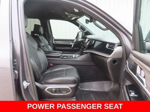 Used 2022 Jeep Wagoneer Series III w/ Rear Seat Video Group 1 AWD/4WD image 26