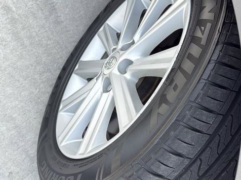 Used 2012 Toyota Camry XLE FWD image 2
