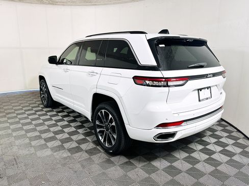 Used 2023 Jeep Grand Cherokee Overland w/ Luxury Tech Group IV RWD image 5