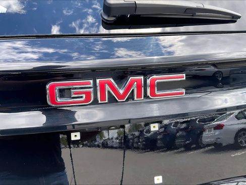 Used 2025 GMC Acadia Elevation AWD/4WD image 31