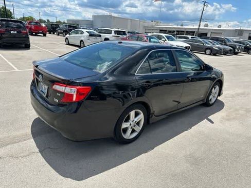 Used 2014 Toyota Camry SE w/ Moonroof Package FWD image 18