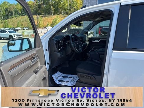 Used 2025 Chevrolet Silverado 1500 LT image 11