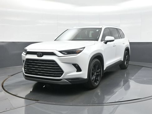 Certified 2026 Toyota Grand Highlander AWD image 3