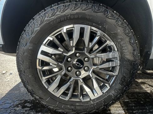 Certified 2025 Chevrolet Tahoe Z71 image 6