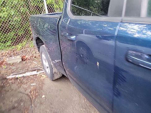 Used 2022 RAM 1500 Big Horn AWD/4WD image 10