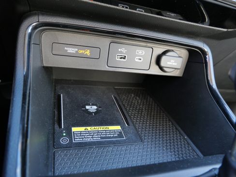 Used 2025 Honda CR-V EX-L image 32