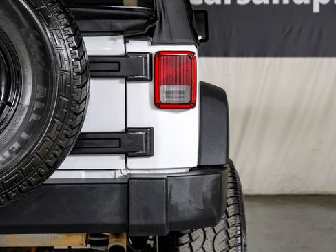 Used 2018 Jeep Wrangler Sport image 36