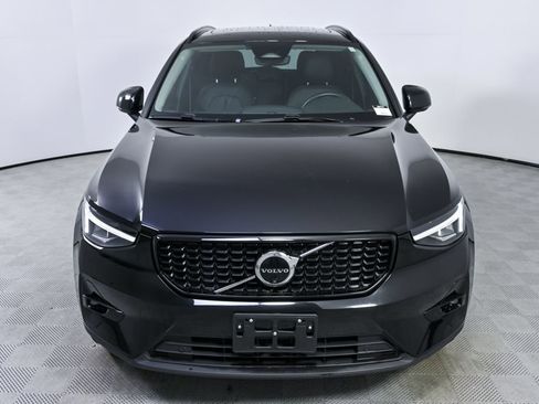 Certified 2025 Volvo XC40 B5 Plus image 35