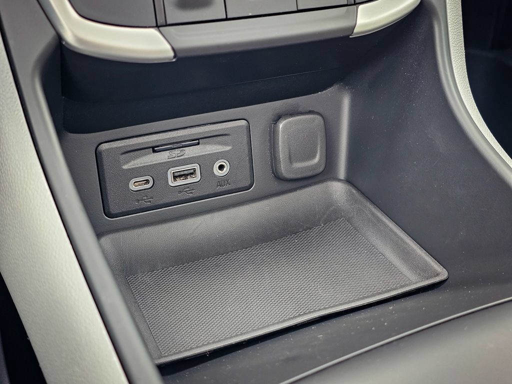 Used 2023 GMC Terrain SLT w/ Infotainment Package II AWD/4WD image 32