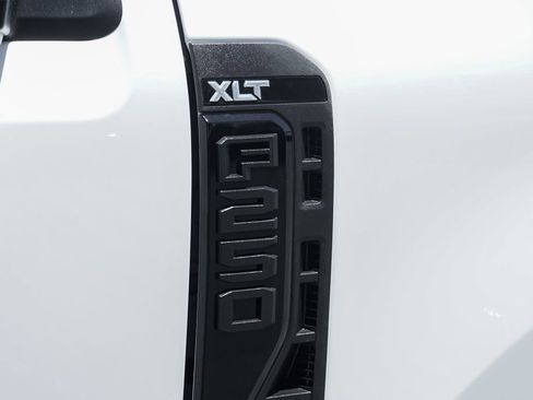 Used 2024 Ford F250 XLT w/ XLT Premium Package AWD/4WD image 48