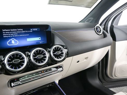 New 2026 Mercedes-Benz GLA 250 GLA 250 image 13