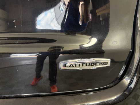 Used 2022 Jeep Compass Latitude image 6