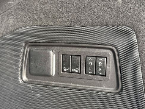Certified 2023 Cadillac Escalade Premium Luxury AWD/4WD image 9