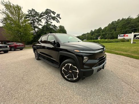 Used 2025 Chevrolet Silverado EV LT w/ LT Premium Package AWD/4WD image 7