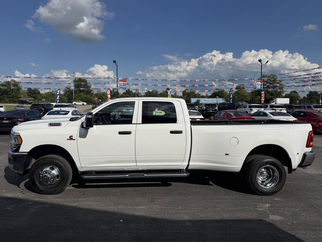 Used 2024 RAM 3500 Tradesman w/ Chrome Appearance Group AWD/4WD image 8