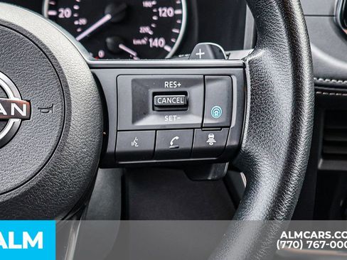 Used 2024 Nissan Rogue SV image 37