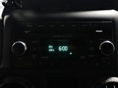 Used 2018 Jeep Wrangler Unlimited Sport image 30