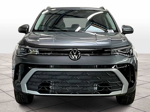 New 2026 Volkswagen Taos SE image 5