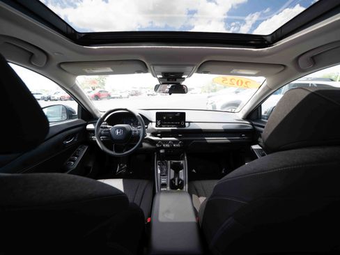Certified 2025 Honda Accord SE image 19