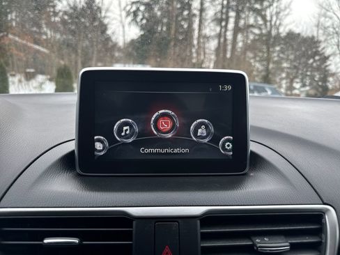 Used 2015 MAZDA MAZDA3 i Sport image 11