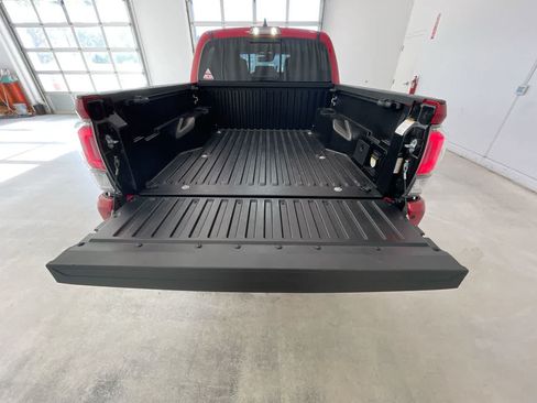 Certified 2023 Toyota Tacoma TRD Off-Road w/ TRD Premium Off Road Package AWD/4WD image 24