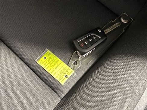 Used 2025 Toyota Corolla LE image 19