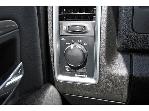 Used 2023 RAM 1500 Classic SLT w/ Electronics Group AWD/4WD image 18