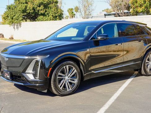 New 2026 Cadillac Lyriq Luxury w/ LPO, Floor Liner Package image 3