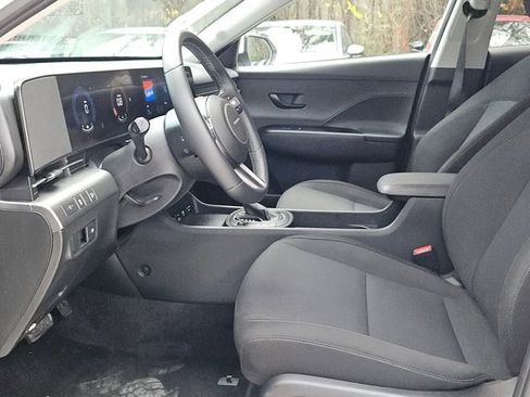 Used 2025 Hyundai Kona SEL image 24