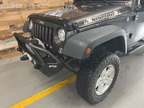 Used 2017 Jeep Wrangler Unlimited Sport w/ Quick Order Package 24S image 3