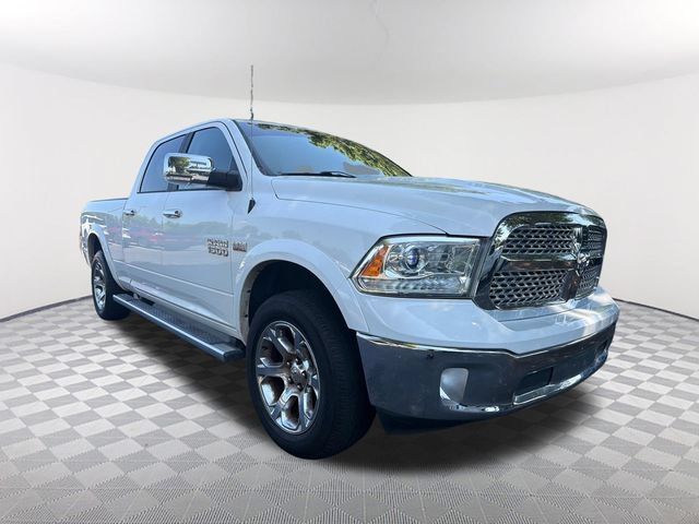 Used 2017 RAM 1500 Laramie AWD/4WD image 3