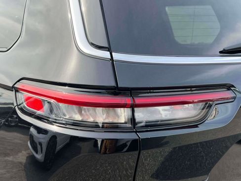 Used 2022 Jeep Grand Cherokee L Laredo w/ Luxury Tech Group I image 7