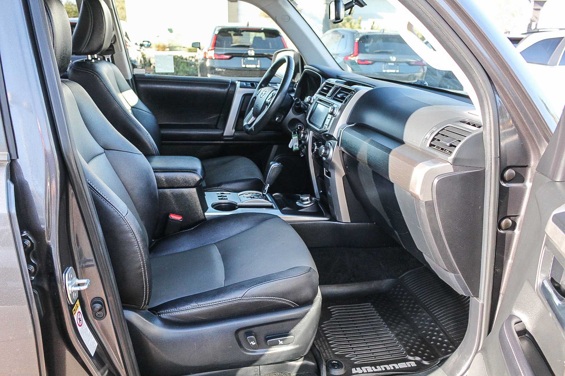 Used 2018 Toyota 4Runner SR5 Premium AWD/4WD image 8