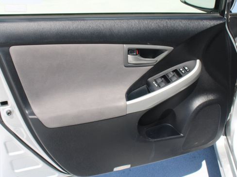 Used 2013 Toyota Prius Three FWD image 9