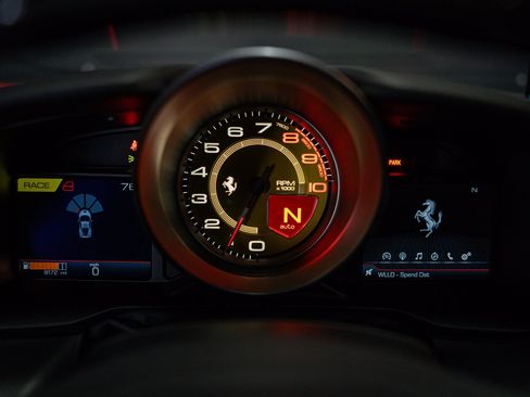 Used 2021 Ferrari F8 Tributo RWD image 21