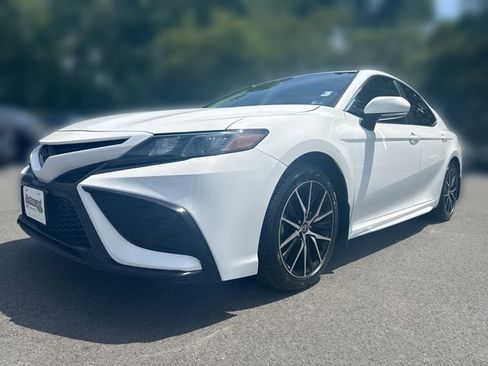 Used 2023 Toyota Camry SE w/ Cold Weather Package FWD image 1