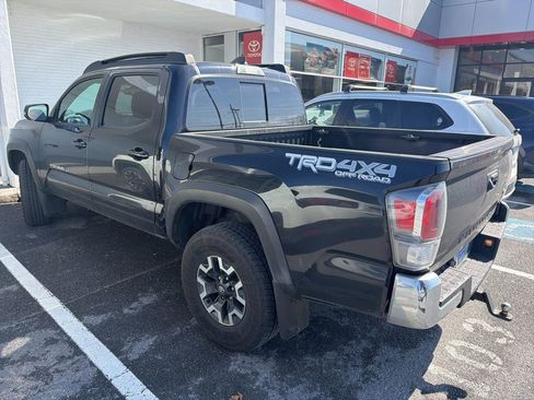 Used 2021 Toyota Tacoma TRD Off-Road image 4