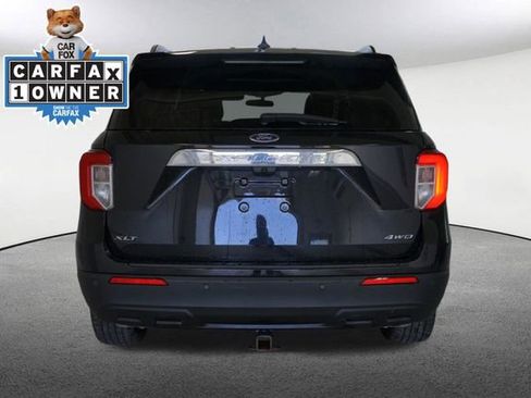 Used 2023 Ford Explorer XLT AWD/4WD image 12