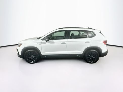 Used 2024 Volkswagen Taos S FWD image 4