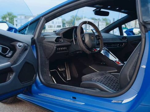 Used 2023 Lamborghini Huracan Tecnica image 59