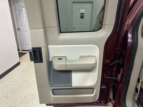 Used 2004 Ford F150 Lariat image 12