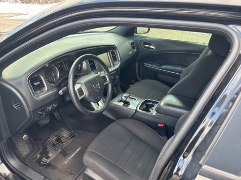 Used 2014 Dodge Charger SXT image 6