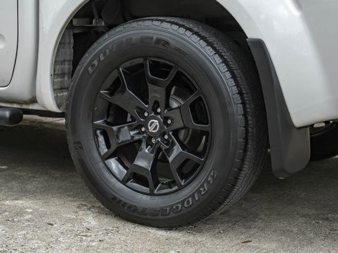 Used 2021 Nissan Frontier SV w/ Midnight Edition Floor Mats image 57